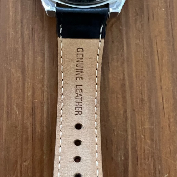 Fossil Watch - Unique Water Droplet face design with Crystal Accents. - Picture 8 of 12